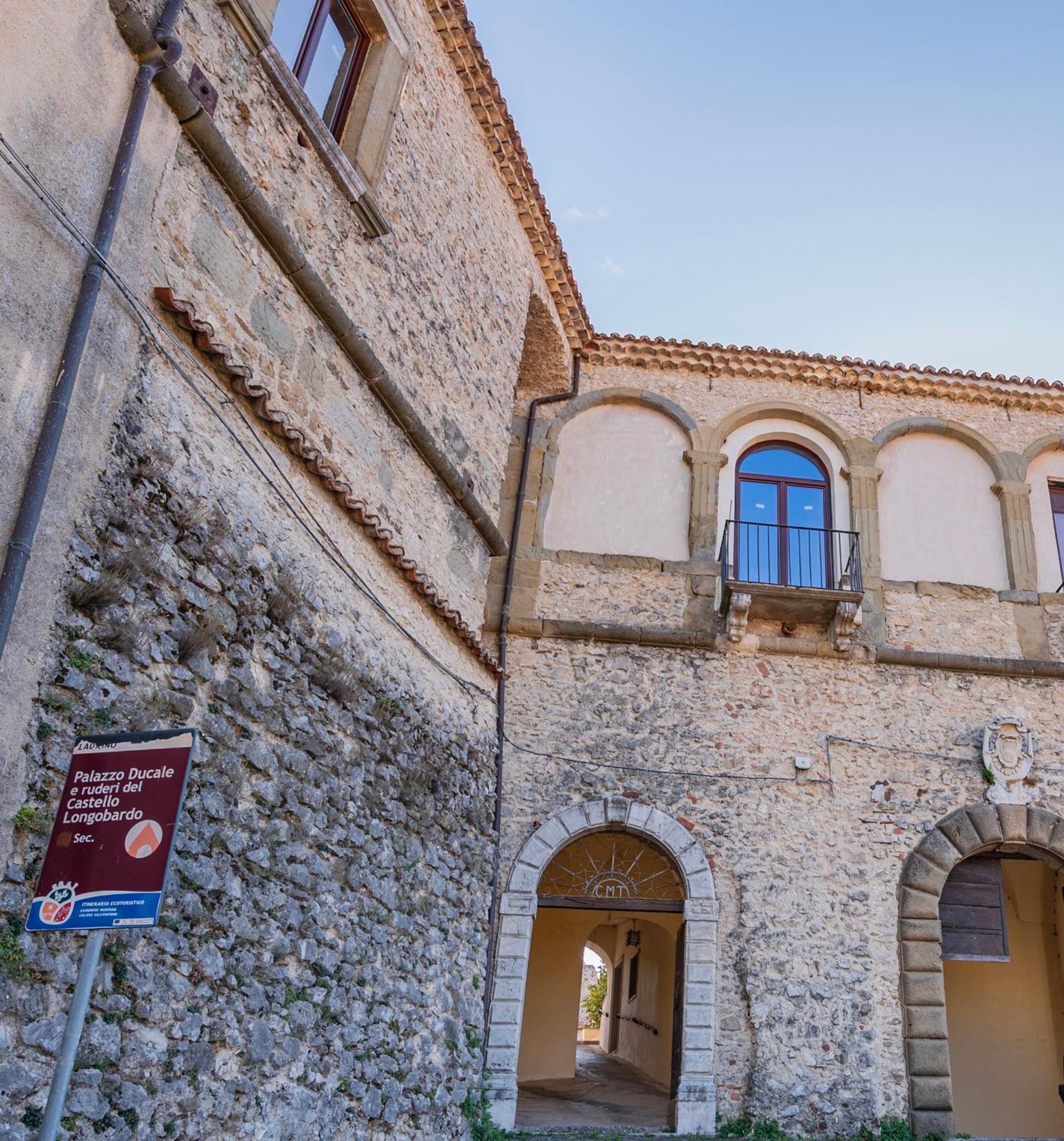 Piazza Laurino Apartments Basic Excursions Alto Cilento Cammino Giubilare Di Santelena Exterior photo